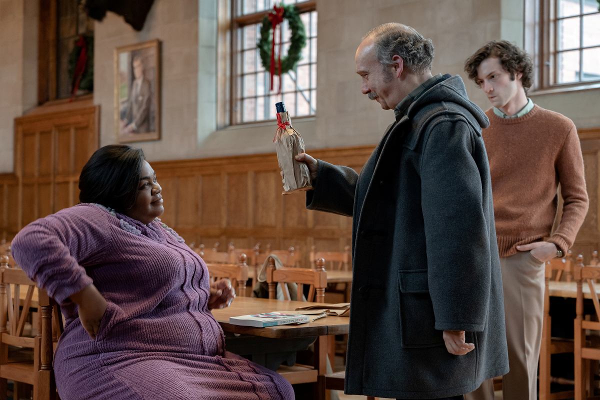 Paul, Angus i Mary w dużej sali