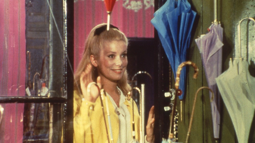 kadr z filmu Parasolki z Cherbourga