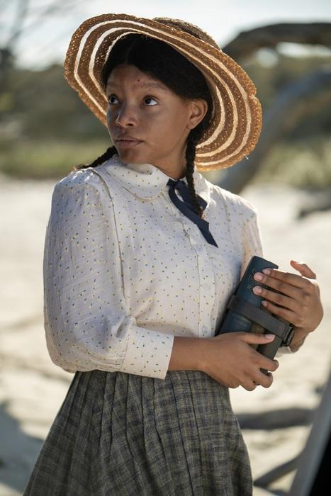 halle bailey w kolorze purpury