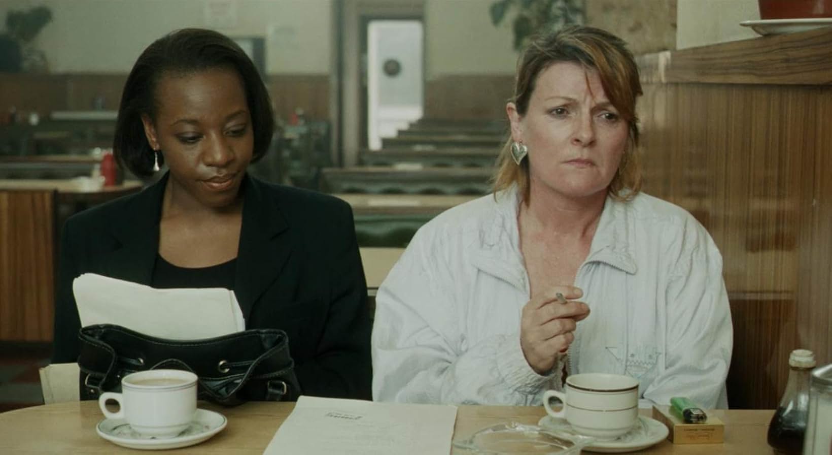 Brenda Blethyn (Cynthia) i Marianne Jean-Baptiste (Hortense)