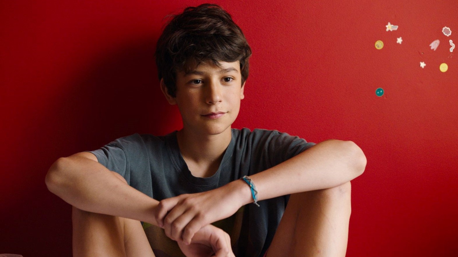 Gustav De Waele jako Rémi w filmie „Blisko”